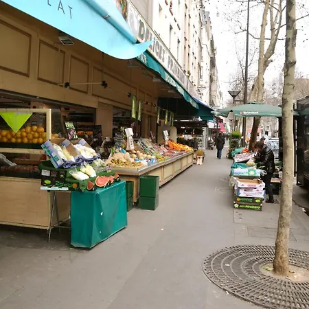 Appartamento Haussmann-style Flat With Montmartre View Parigi
