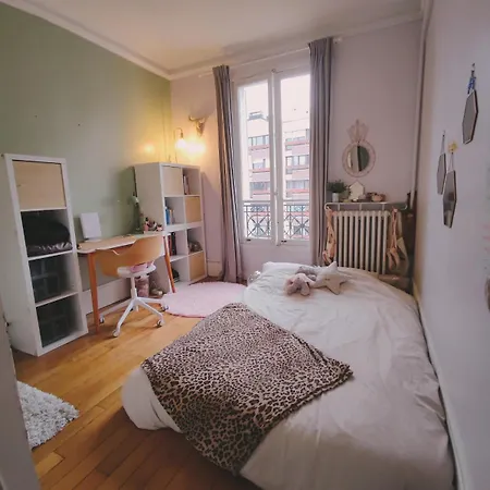 Haussmann-style Flat With Montmartre View Appartamento