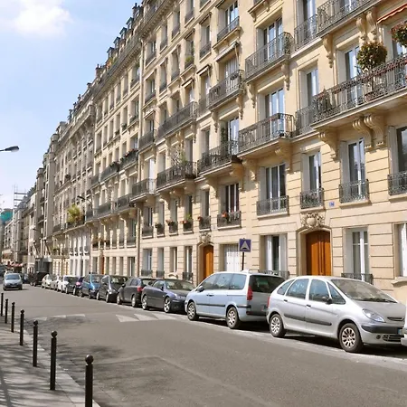 Haussmann-style Flat With Montmartre View Parigi