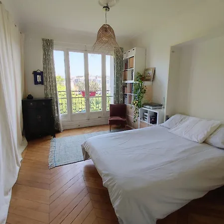 Haussmann-style Flat With Montmartre View * Parigi